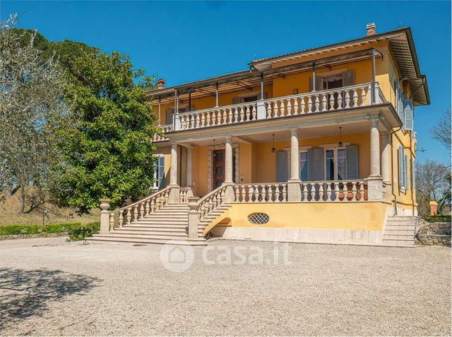 Villa in residenziale in 