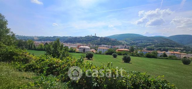 Terreno agricolo in commerciale in