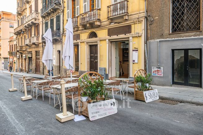 Attivitã /licenza (con o senza mura) in commerciale in Via Sassari