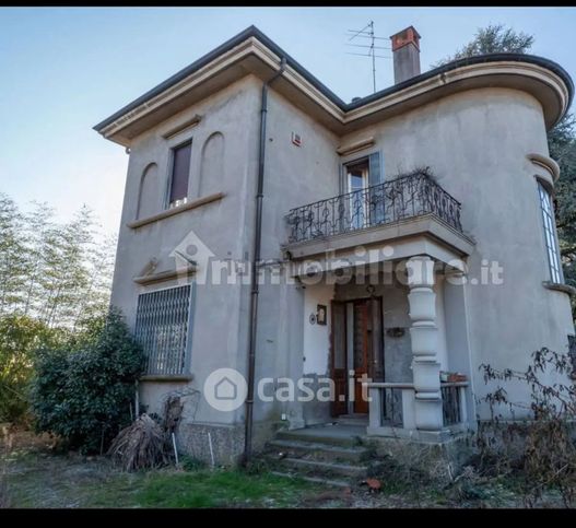 Villa in residenziale in Via Monte Santo 3