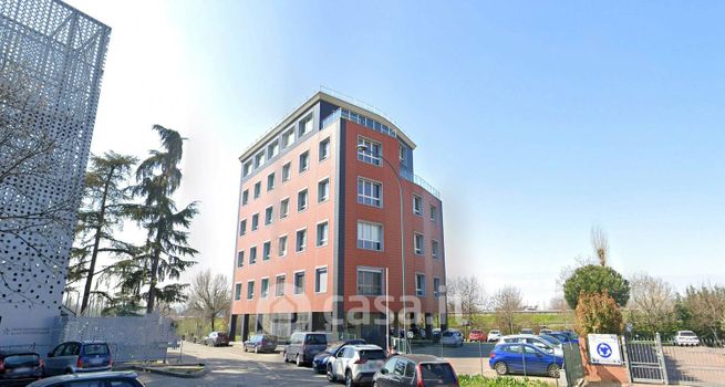 Ufficio in commerciale in 