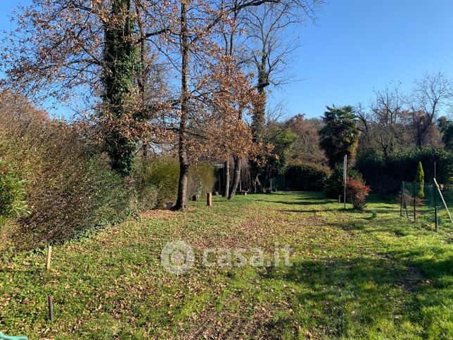 Terreno agricolo in commerciale in Via Benvenuto Cellini