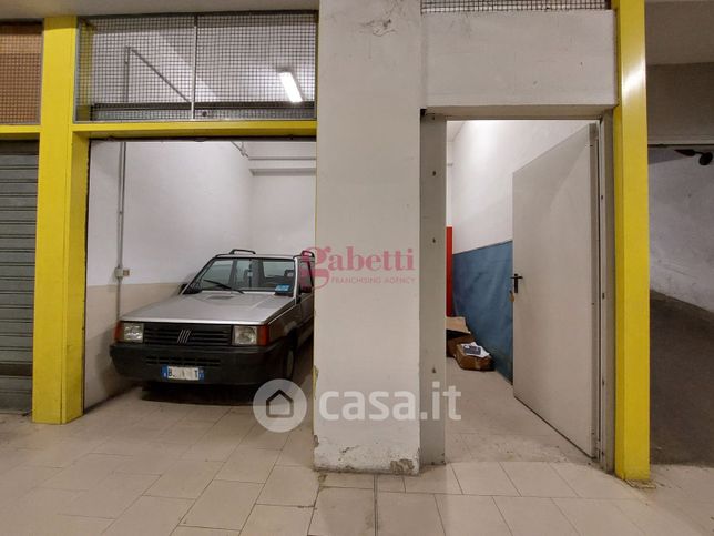 Box/posto auto in residenziale in Viale Corsica