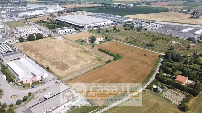 Terreno agricolo in commerciale in