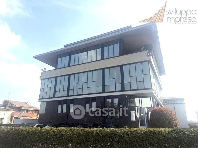 Ufficio in commerciale in 