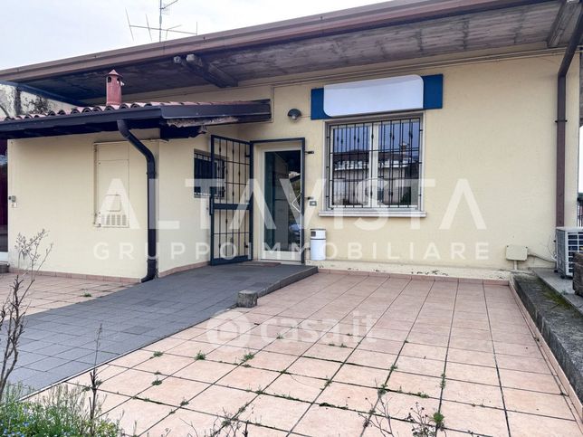 Ufficio in commerciale in Via delle Rimembranze