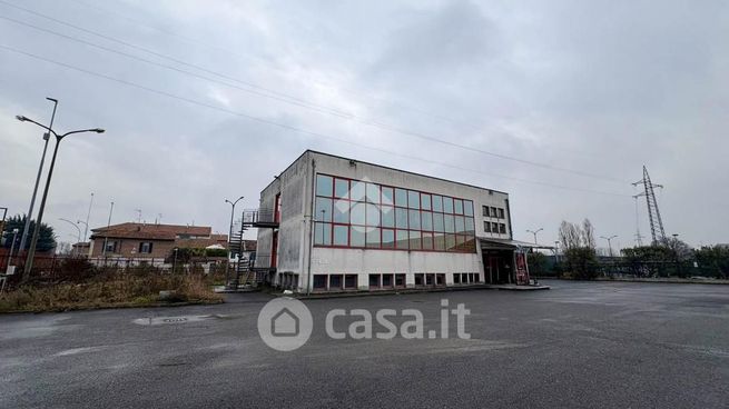 Ufficio in commerciale in Via Dante Alighieri 1