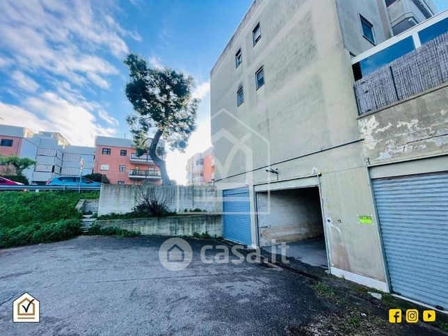 Box/posto auto in residenziale in Viale della Repubblica