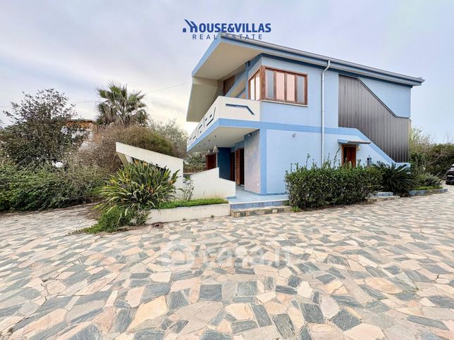 Villa in residenziale in Lungomare Ionio