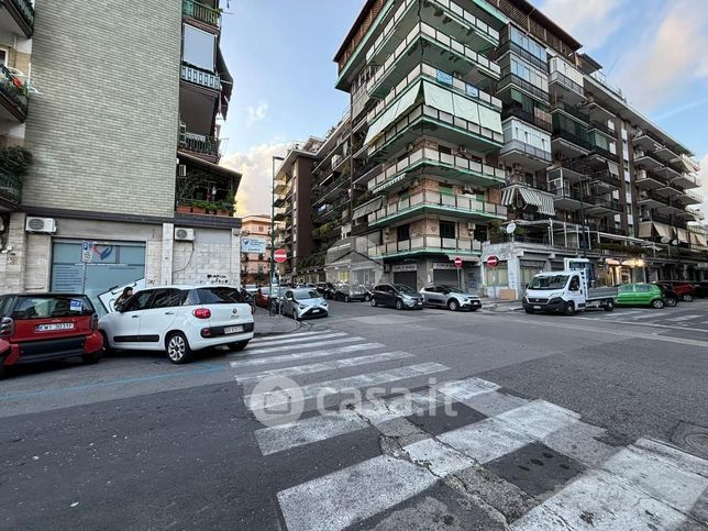 Capannone in commerciale in Via Federico Persico 22