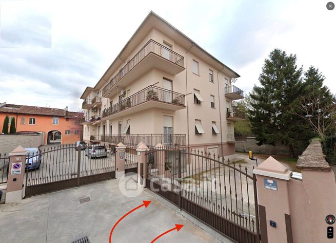 Box/posto auto in residenziale in Via Nino Bixio 49