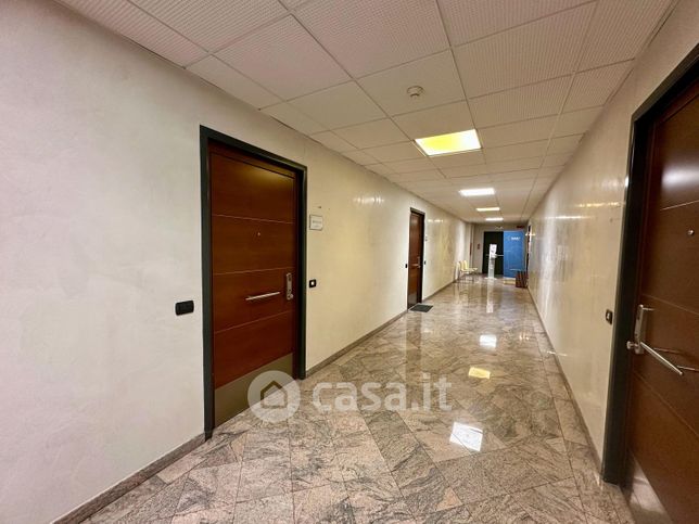 Ufficio in commerciale in Via Monte Baldo