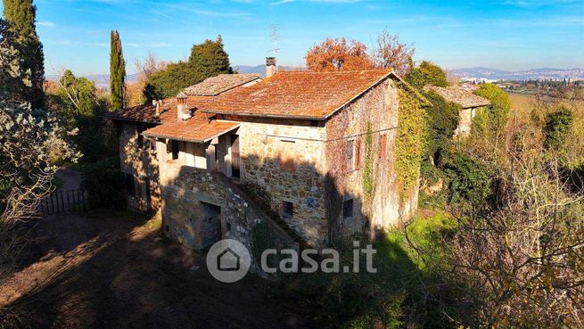 Rustico/casale in residenziale in Strada San Lorenzino 6