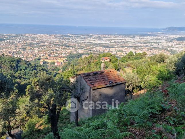 Casa indipendente in residenziale in 
