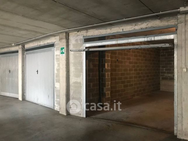 Garage/posto auto in residenziale in Via I. Malfatti