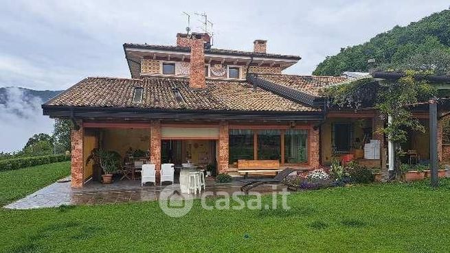 Casa indipendente in residenziale in Via Delle Peschere 0 s.n.c.
