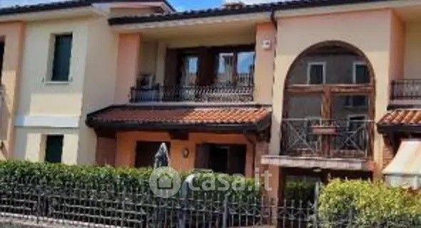Appartamento in residenziale in Via Monte Pertica