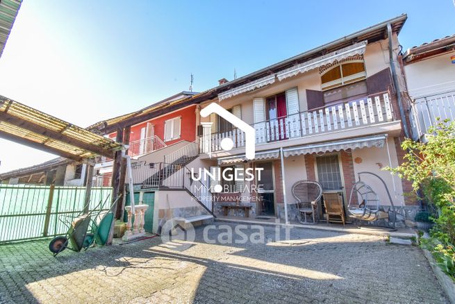 Casa indipendente in residenziale in Frazione Cantogno