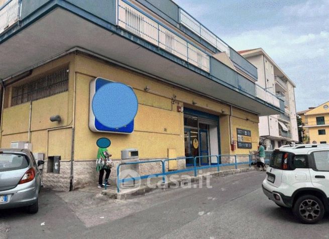 Capannone in commerciale in Via Tito Livio 1
