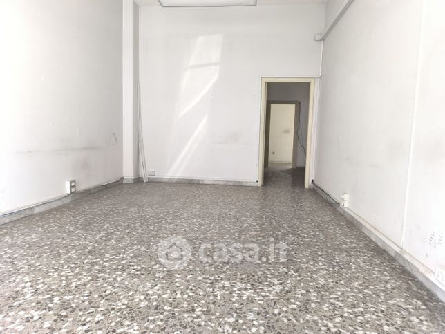 Negozio/locale commerciale in commerciale in Via Madonna delle Grazie