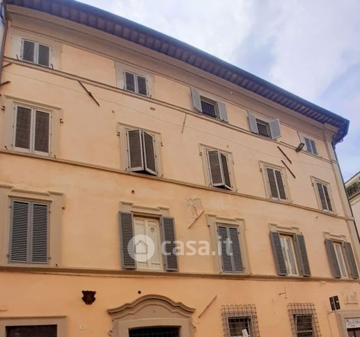 Appartamento in residenziale in Via Cairoli 4