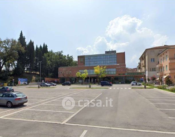 Ufficio in commerciale in Piazza Carlo Marx