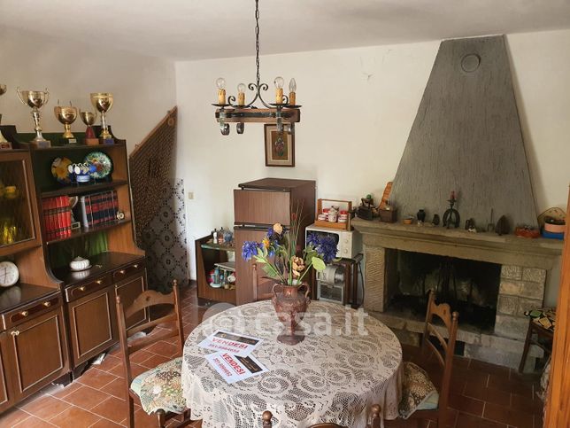 Villetta a schiera in residenziale in Via della Peschiera 29