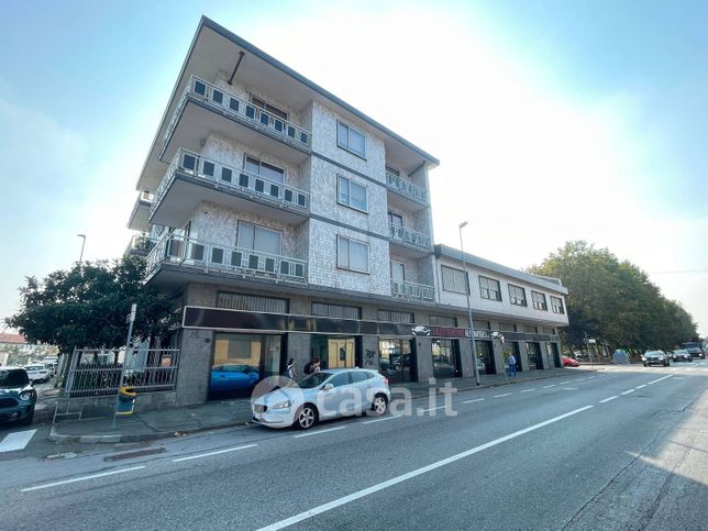 Attività/licenza (con o senza mura) in commerciale in Via XXV Aprile 137