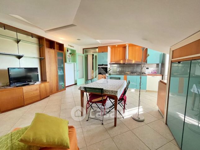 Appartamento in residenziale in Via Montecchio 1
