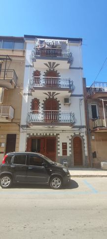 Casa indipendente in residenziale in Via Roma 12