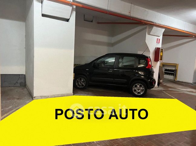 Garage/posto auto in residenziale in Piazza Armando Diaz