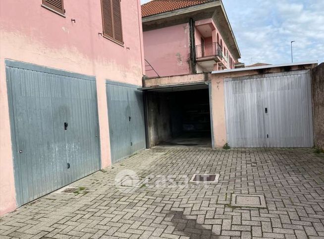 Box/posto auto in residenziale in Via dei Gelsi