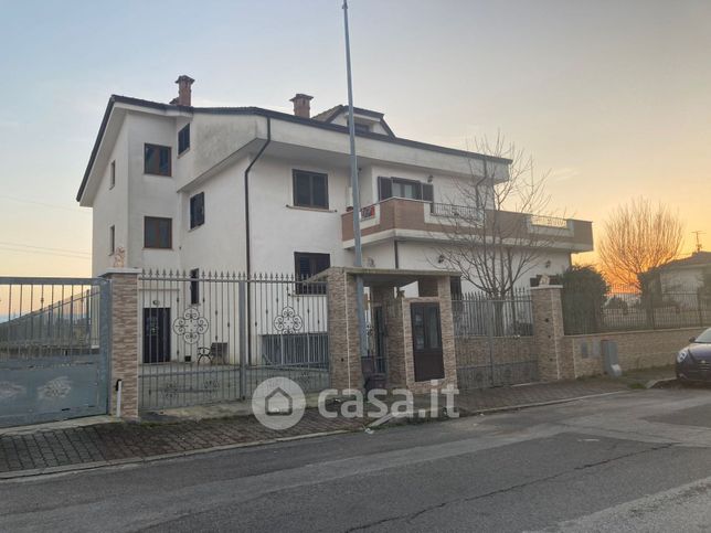 Appartamento in residenziale in Via Polledrera