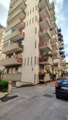 Ufficio in commerciale in Via Littore Ragusa