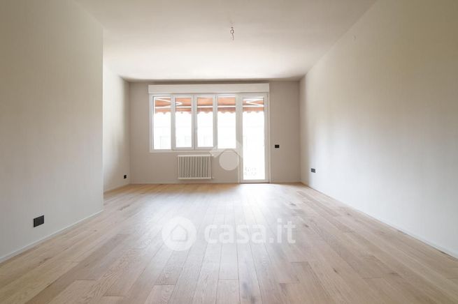 Appartamento in residenziale in Viale Giacomo Puccini 1
