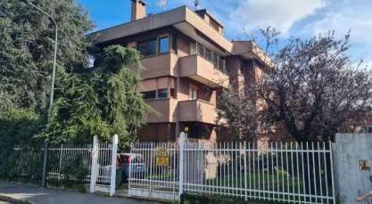 Appartamento in residenziale in Via Cusago 27