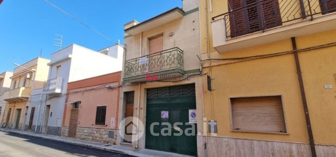 Casa bi/trifamiliare in residenziale in Via Notar Giuseppe Ruggiero 36