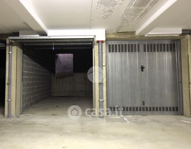 Box/posto auto in residenziale in Viale Michelangelo 715