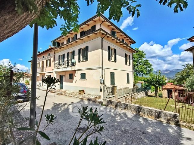 Casa bi/trifamiliare in residenziale in Frazione San Pellegrino 151