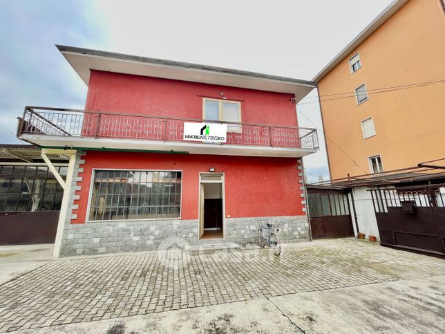 Villa in residenziale in Corso Armando Diaz