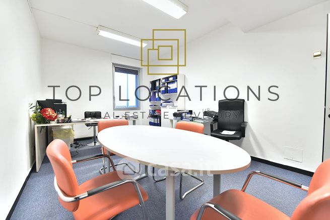 Ufficio in commerciale in Via Gustavo Fara