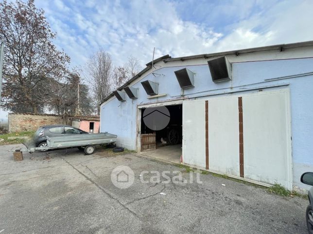 Capannone in commerciale in Via Foresta