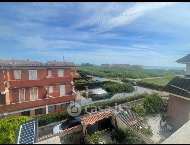 Villa in residenziale in Viale Onda Marina