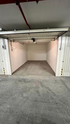 Box/posto auto in residenziale in Corso Goffredo Mameli