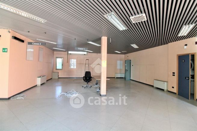 Ufficio in commerciale in Viale Europa 35