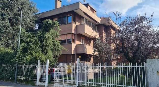 Appartamento in residenziale in Via Cusago 27