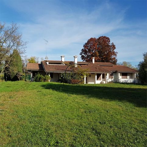 Villa in residenziale in 