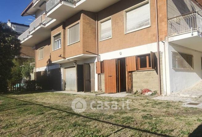 Box/posto auto in residenziale in 