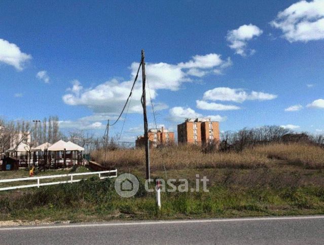 Terreno agricolo in commerciale in Strada Statale 16