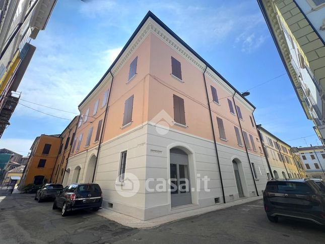 Appartamento in residenziale in Via Volturno 20
